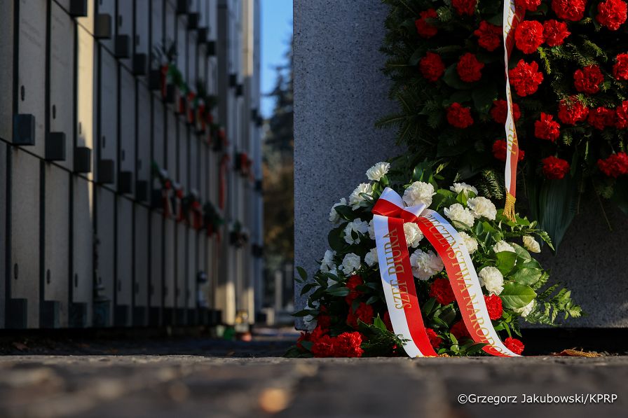 005_Wieniec złożony przez Szefa BBN Sławomira Cenckiewicza na Łączce_01-03-2026_GJA_1582.jpg.JPG