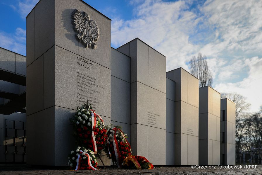004_Wieniec złożony przez Szefa BBN Sławomira Cenckiewicza na Łączce_01-03-2026_GJA_1552.jpg.JPG