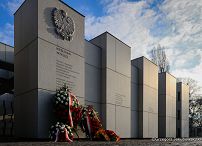 004_Wieniec złożony przez Szefa BBN Sławomira Cenckiewicza na Łączce_01-03-2026_GJA_1552.jpg.JPG