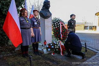 002_Adam Andruszkiewicz_Złożenie wieńca pod pomnikiem Danuty Siedzikówny  Inki _01-03-2026_GJA_1707.jpg.JPG
