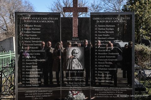 003_Minister_Agnieszka_Jedrzak_wizyta_cmentarz_polsko_ormianski_Kiszyniow_20260310_GJB_9066.jpg