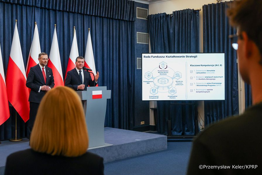 007_Minister Zbigniew Bogucki_Konferencja prasowa po spotkaniu Prezydenta RP z Premierem RP ws SAFE_10-03-2026_PK1_8827.jpg.JPG