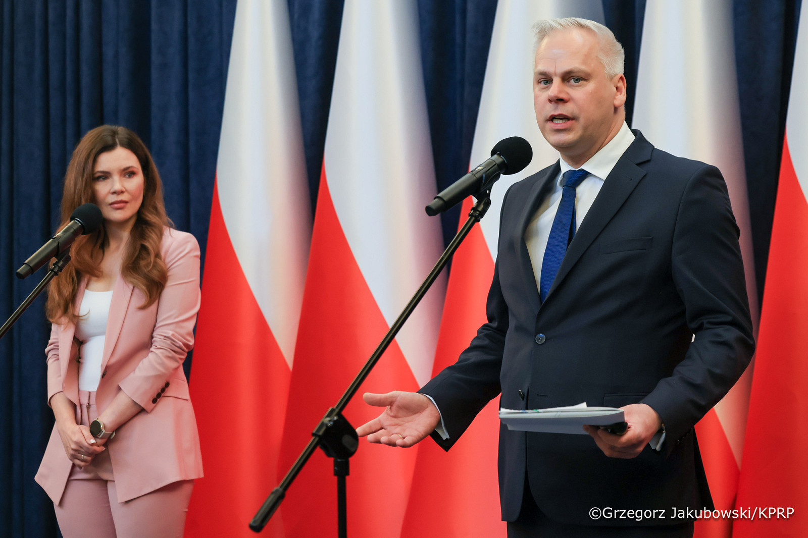 002_Minister Karol Rabenda_Doradca Wanda Buk_konferencja prasowa dotycząca ETS_17-03-2026_GJA_9734.jpg.JPG [713.19 KB]
