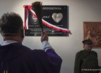 09_Adam_Andruszkiewcz_odsloniecie_tablicy_Serce_dla_Inki_Bialystok_20260317_MB1_3674.jpg