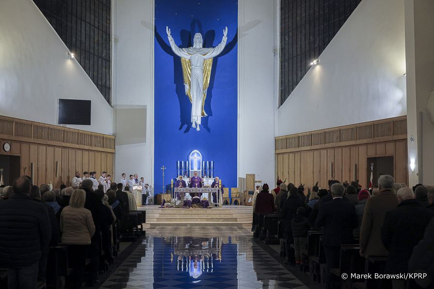 04_Adam_Andruszkiewcz_odsloniecie_tablicy_Serce_dla_Inki_Bialystok_20260317_MB1_3658.jpg