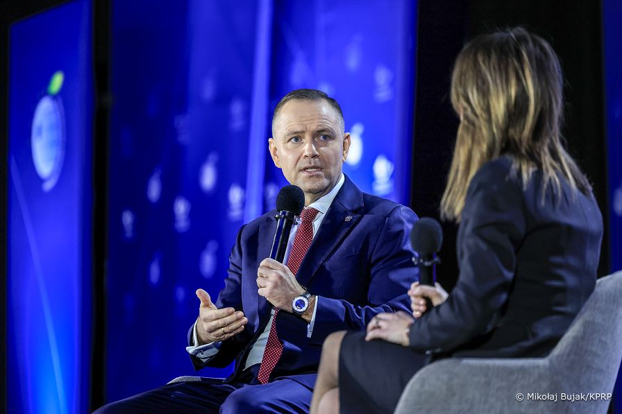 007_Prezydent_Karol_Nawrocki_XI_Europejski_Kongres_Samorzadow_Mikolajki_20260302_MWB27585.jpg