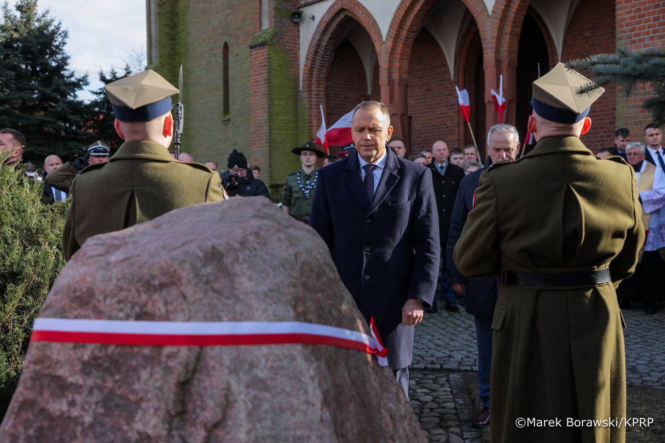 024_Galeria Narodowy Dzień Żołnierzy Wyklętych_01-03-2026_003_Prezydent RP Karol Nawrocki_Wizyta w Bielsku_01-03-2026_MB1_4125.jpg.JPG.JPG