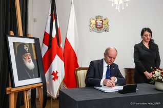 002_Minister_Wojciech_Kolarski_wpis_ksiega_kondolencyjna_Ambasada_Gruzji_20260320_PK1_6784.jpg
