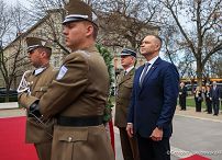 005_Prezydent Karol Nawrocki_Wizyta robocza Prezydenta RP na Węgrzech_Złożenie wieńca przy pomniku gen. Józefa Bema w Budapeszcie_23-03-2026_GJA_1684.jpg.JPG