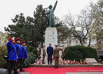 009_Prezydent Karol Nawrocki_Wizyta robocza Prezydenta RP na Węgrzech_Złożenie wieńca przy pomniku gen. Józefa Bema w Budapeszcie_23-03-2026_GJA_1736.jpg.JPG