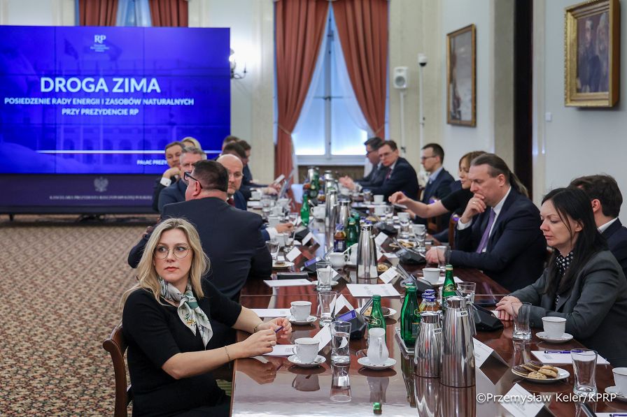 006_Minister Paweł Szefernaker_Minister_Karol Rabenda_Posiedzenie Rady Energii i Zasobów Naturalnych_24-03-2026_PK1_7541.jpg.JPG
