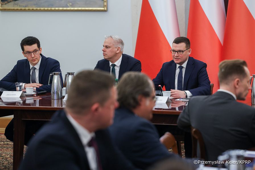 002_Minister Paweł Szefernaker_Minister_Karol Rabenda_Posiedzenie Rady Energii i Zasobów Naturalnych_24-03-2026_PK2_3054.jpg.JPG