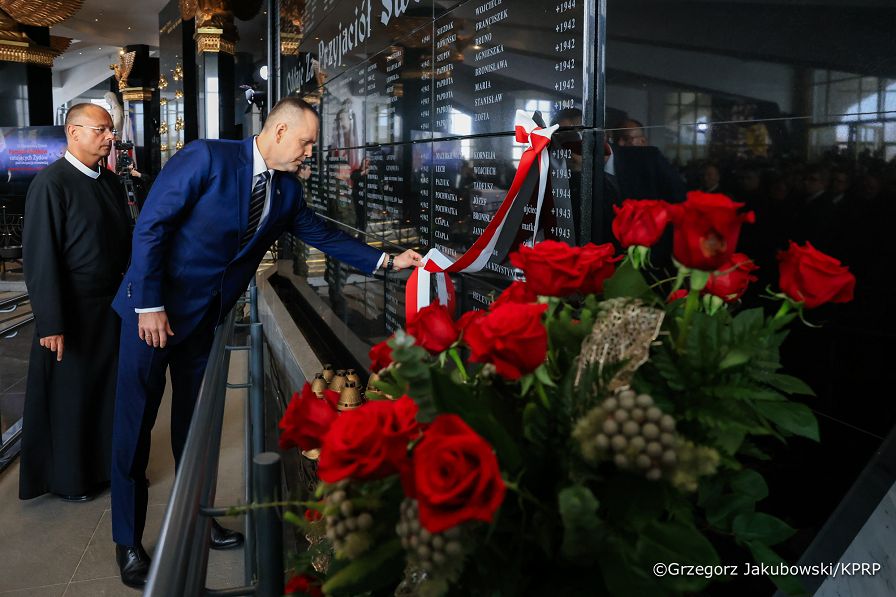 010_Prezydent Karol Nawrocki_Toruń_IX Narodowy Dzień Pamięci Polaków ratujących Żydów pod okupacja Niemiecką_24-03-2026_GJA_3397.jpg.JPG