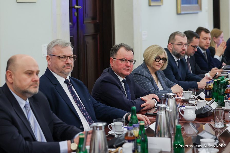 003_Minister Paweł Szefernaker_Minister_Karol Rabenda_Posiedzenie Rady Energii i Zasobów Naturalnych_24-03-2026_PK2_3082.jpg.JPG