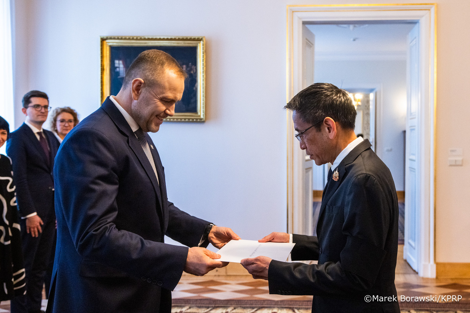 024__Prezydent Karol Nawrocki Ceremonia złożenia listów uwierzytelniających_JE Pan Sira Swangsilpa, Ambasador Królestwa Tajlandii w RP_27-03-2026_MB1_6579.jpg.JPG [698.29 KB]