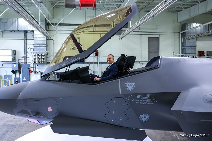017_new_Prezydent_Karol_Nawrocki_wizyta_Lockheed Martin_Aeronautics_Fort_Worth_Plant_20260328_MWB29484.jpg