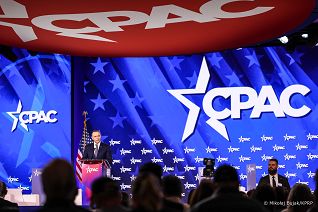 005_Prezydent_Karol_Nawrocki_CPAC_przemowienie_20260328_MWB16405.jpg