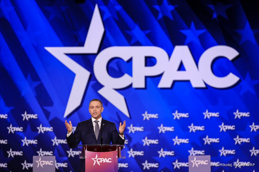 006_Prezydent_Karol_Nawrocki_CPAC_przemowienie_20260328_MWB16431.jpg