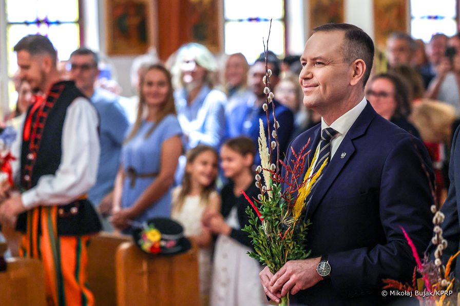004_Prezydent_Karol_Nawrocki_Niedziela_Palmowa_msza_sw_kosciol_sw_Piotra_Apostola_20260329_MWB17111.jpg
