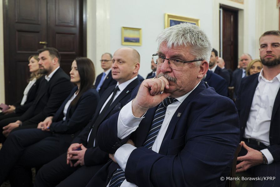 19_Adam_Andruszkiewicz_posiedzenie_Rady_ds_Samorzadu_Terytorialnego_20260331_MB1_7873.jpg