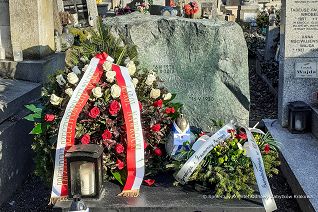 001_Wieniec_Andrzej_Wajda_grob_Krakow_20260306_20260306_081313.jpg