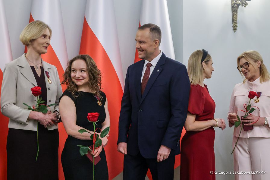 016_Prezydent_Karol_Nawrocki_odznaczenia_Dzien_Kobiet_20260308_GJB_6653.jpg