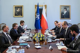 004_Minister_Marcin_Przydacz_spotkanie_Zastepca_Sekretarza_NATO_20260309_PK1_6292.jpg