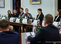 002_Minister_Adam_Andruszkiewicz_Spotkanie z przedstawicielami Amerykańskiej Izby Handlowej_01-04-2026_GJB_8264.jpg.JPG