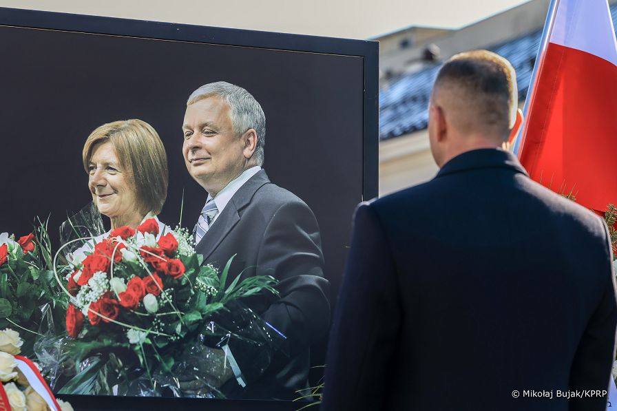 010_Prezydent_Karol_Nawrocki_rocznica_katastrofy_Smolenskiej_20260410_MWB22398.jpg