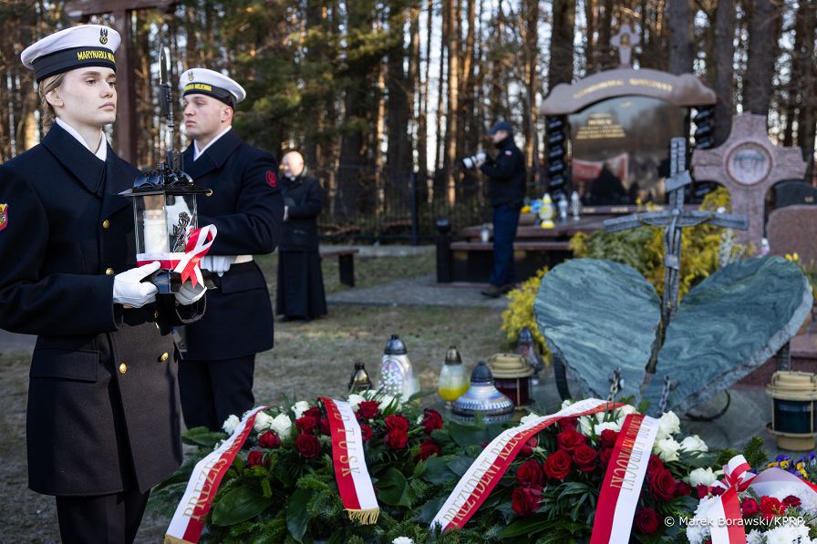 005_Minister_Karol_Rabenda_rocznica_katastrofy_Smolenskiej_cmentarz_Banino_20260410_MB1_8912.jpg