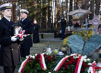 005_Minister_Karol_Rabenda_rocznica_katastrofy_Smolenskiej_cmentarz_Banino_20260410_MB1_8912.jpg