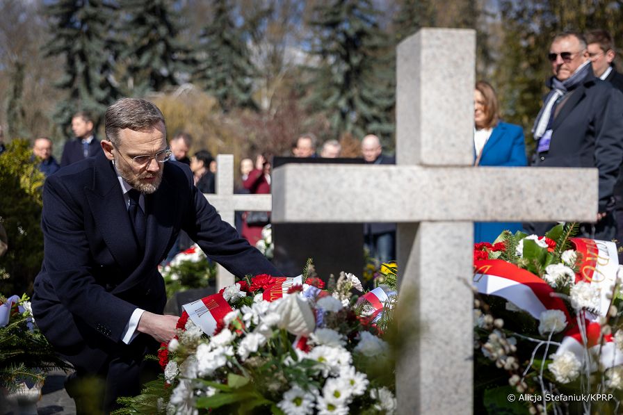 006_Minister_Zbigniew_Bogucki_rocznica_katastrofy_Smolenskiej_wience_cmentarz_20260410_7C6A3202.jpg