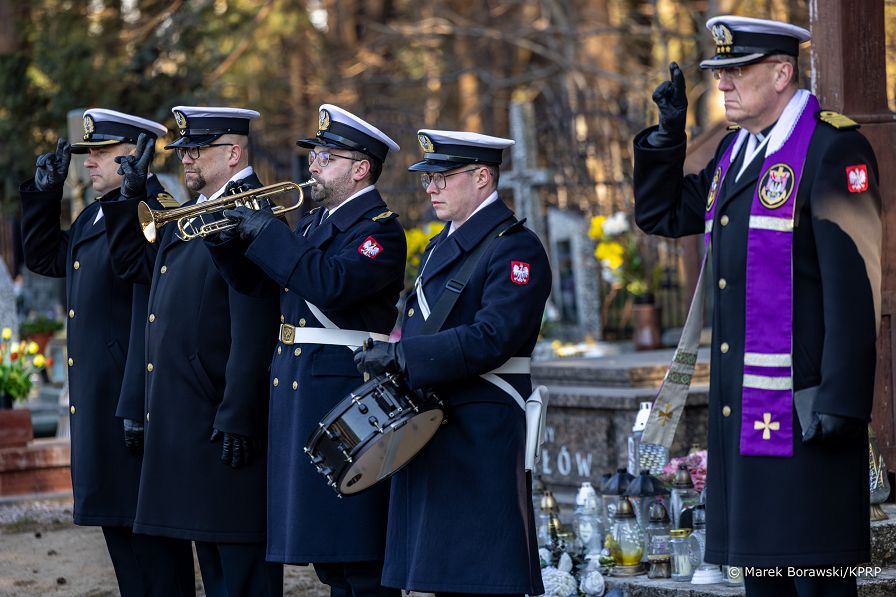 006_Minister_Karol_Rabenda_rocznica_katastrofy_Smolenskiej_cmentarz_Banino_20260410_MB2_6163_1.jpg
