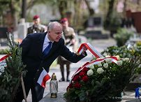 001_Minister_Wojciech_Kolarski_rocznica_katastrofy_Smolenskiej_grob_Ewa_Bakowska_20260410_1S7A9865.jpg