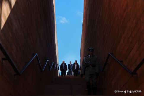 010_Prezydent Karol Nawrocki_Obchody Dnia Pamieci Ofiar Zbrodni Katyńskiej w Muzeum Katyńskim_13-04-2026_MWB19252.jpg.JPG