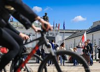 003_Palac_Prezydencki_zmiana_flagi_20260418_MWB26054.jpg