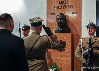 040_001_Prezydent Karol Nawrocki_16 rocznica katastrofy smoleńskiej_Msza Święta_10-04-2026_MWB18798.jpg.JPG