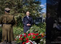 031_003_Minister_Zbigniew_Bogucki_rocznica_katastrofy_Smolenskiej_wience_cmentarz_20260410_7C6A2935.jpg