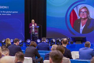 01_Beata_Kempa_20260422_Forum EastxWest Wrocław 9.04.2026 r. fot. Bartek Sadowski_.jpg