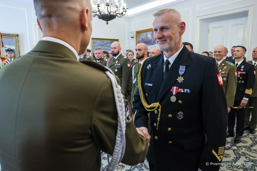 009_General_Miroslaw_Brys_odznaczenia_panstwowe_Belweder_20260428_PK1_0772.jpg
