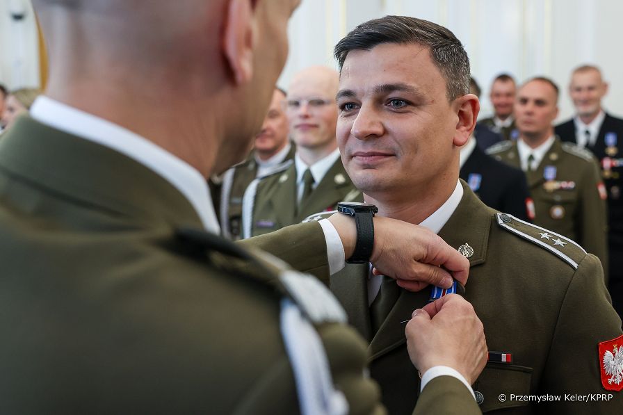 010_General_Miroslaw_Brys_odznaczenia_panstwowe_Belweder_20260428_PK1_0774.jpg