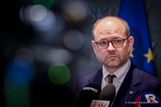 004_Minister_Marcin_Przydacz_briefing_odlot_Pary_Prezydenckiej_do_Chorwacji_20260427_1S7A6138.jpg