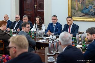 011_Minister_Karol_Rabenda_posiedzenie_Rada_Biznesu_20260408_MB2_6030.jpg