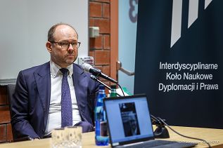 002_Minister_Marcin_Przydacz_spotkanie_Studenci_Forum_Mlodych_Dyplomatow_20260511_PK2_4092.jpg