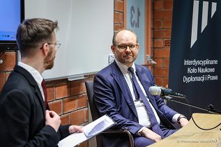 001_b_Minister_Marcin_Przydacz_spotkanie_Studenci_Forum_Mlodych_Dyplomatow_20260511_PK1_1972.jpg