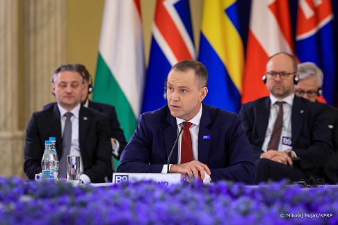 010_Prezydent_Karol_Nawrocki_Szczyt_B9_20260513_MWB26410.jpg
