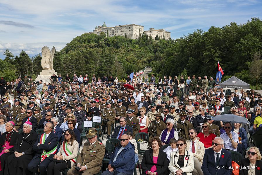 16_Karol_Nawrocki_Polski_Cmentarz_Wojenny_Monte _Cassino_20260518_MWB10033.jpg