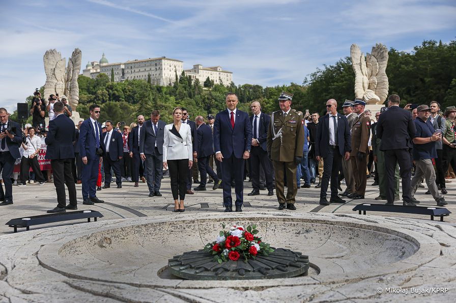 15_Karol_Nawrocki_Polski_Cmentarz_Wojenny_Monte _Cassino_20260518_MWB19861.jpg