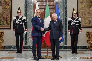015_Para Prezydencka_Wizyta we Włoszech_Sotkanie z Prezydentem Włoch Sergio Matarella_18-05-2026_MWB17505.jpg.JPG