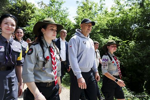 06_Karol_Nawrocki_ piesza_wedrowka_Szlak_ Pamieci_20260518_MWB19091.jpg